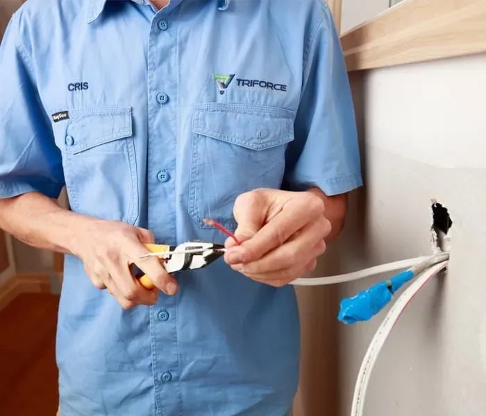 Triforce electrician at work
